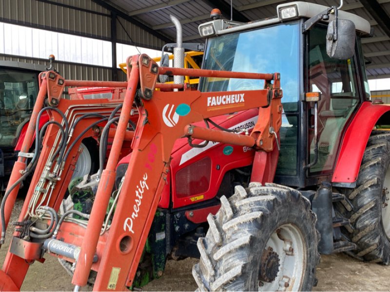Traktor Türe ait Massey Ferguson 6445, Gebrauchtmaschine içinde Nasbinals