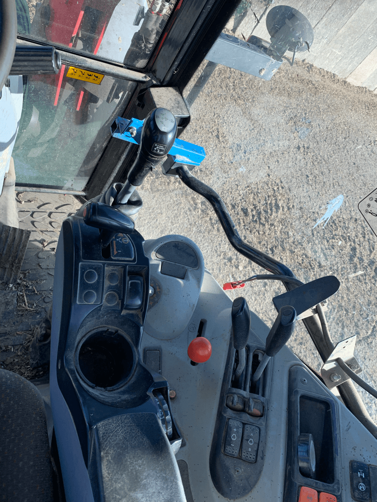 Traktor des Typs Massey Ferguson 6455 4RM, Gebrauchtmaschine in TREMEUR (Bild 5)