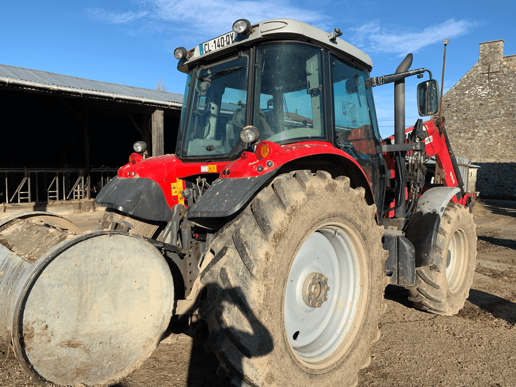 Traktor des Typs Massey Ferguson 6455 4RM, Gebrauchtmaschine in TREMEUR (Bild 2)