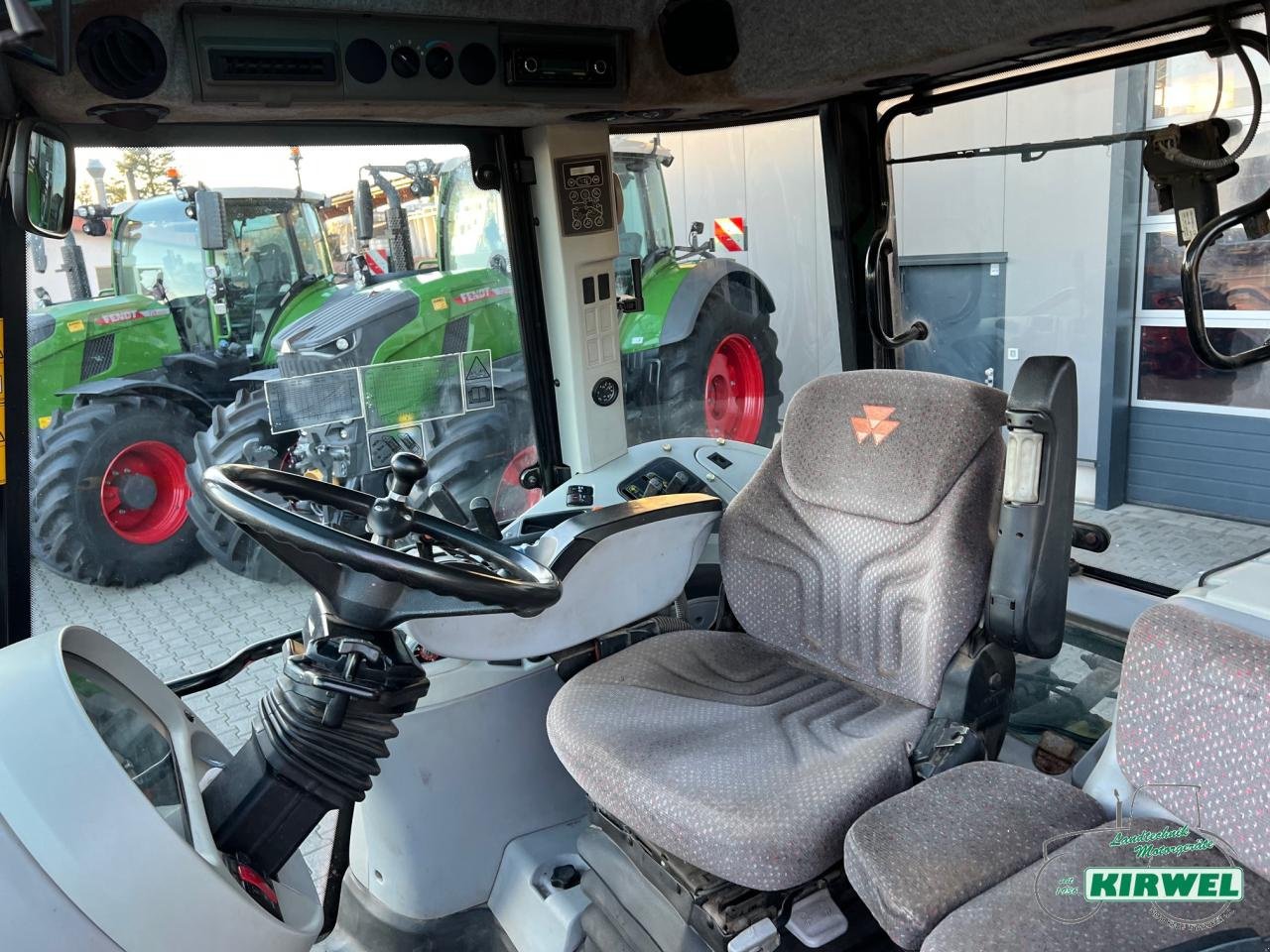 Traktor типа Massey Ferguson 6455 Dyna-6, Gebrauchtmaschine в Blankenheim (Фотография 9)