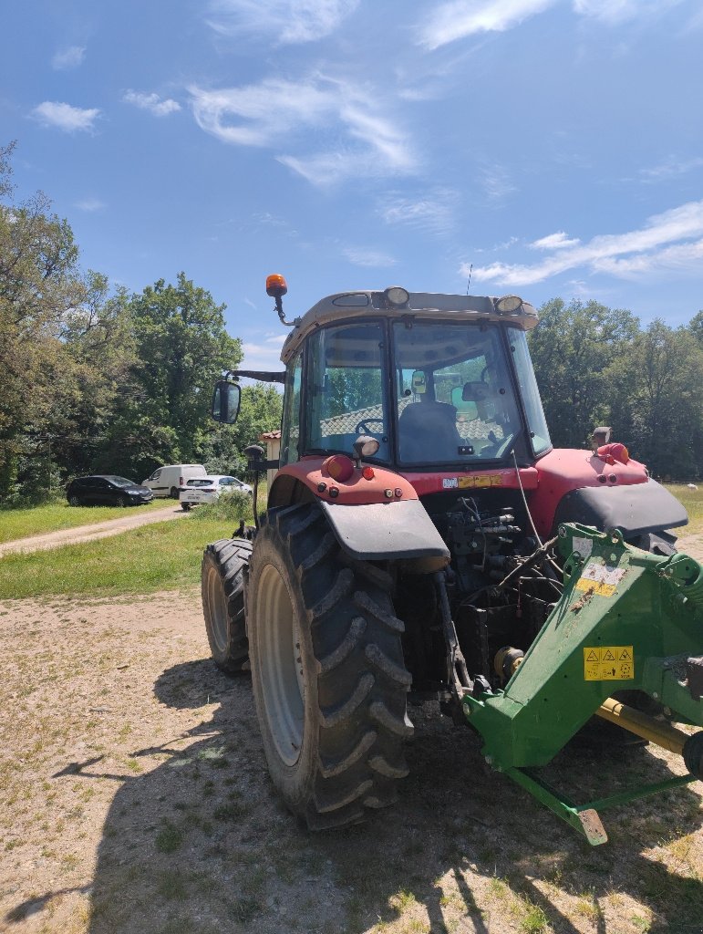 Traktor des Typs Massey Ferguson 6455 DYNA 6, Gebrauchtmaschine in Calmont (Bild 4)