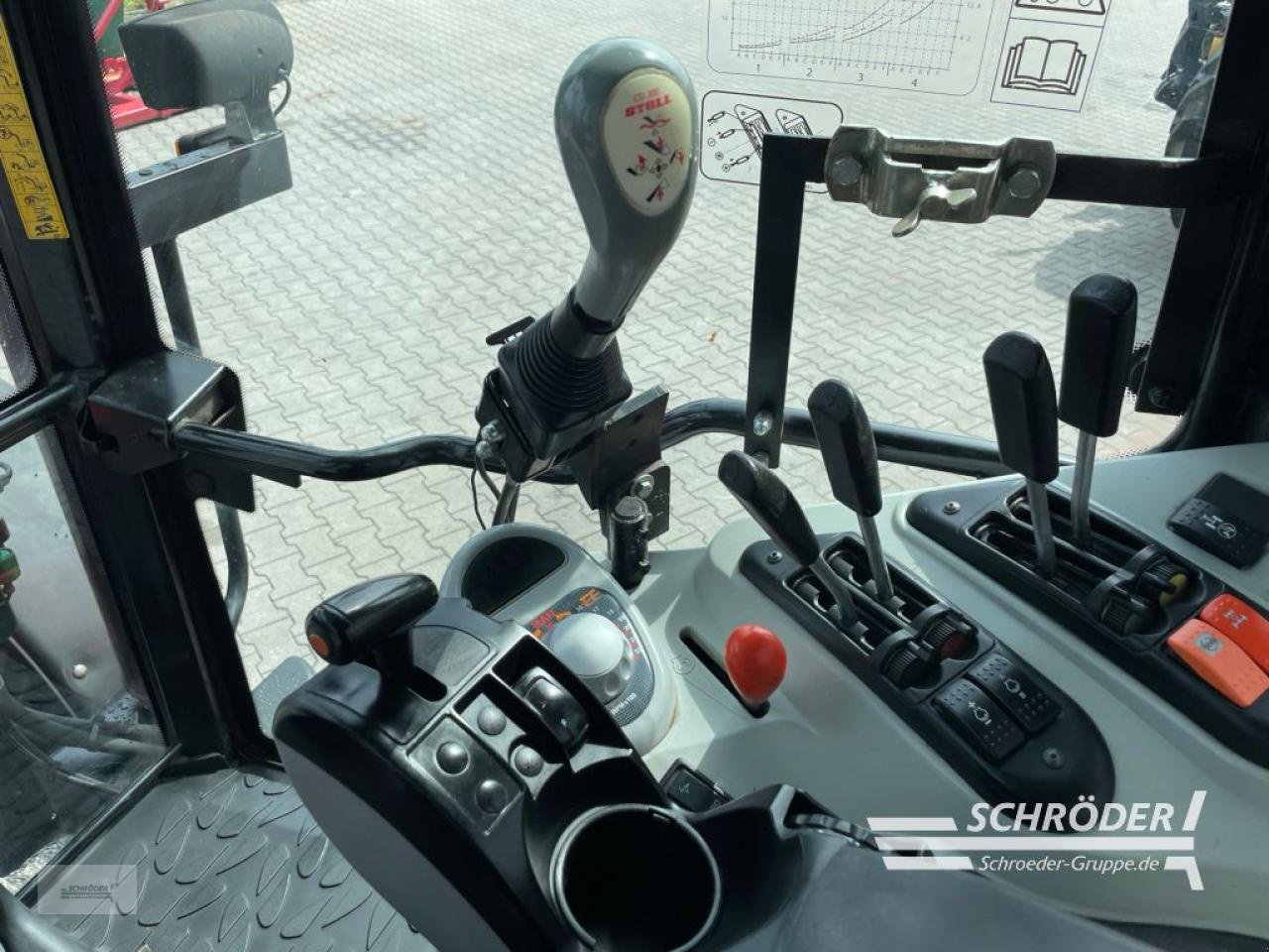 Traktor des Typs Massey Ferguson 6460 DYNA-6, Gebrauchtmaschine in Wildeshausen (Bild 13)