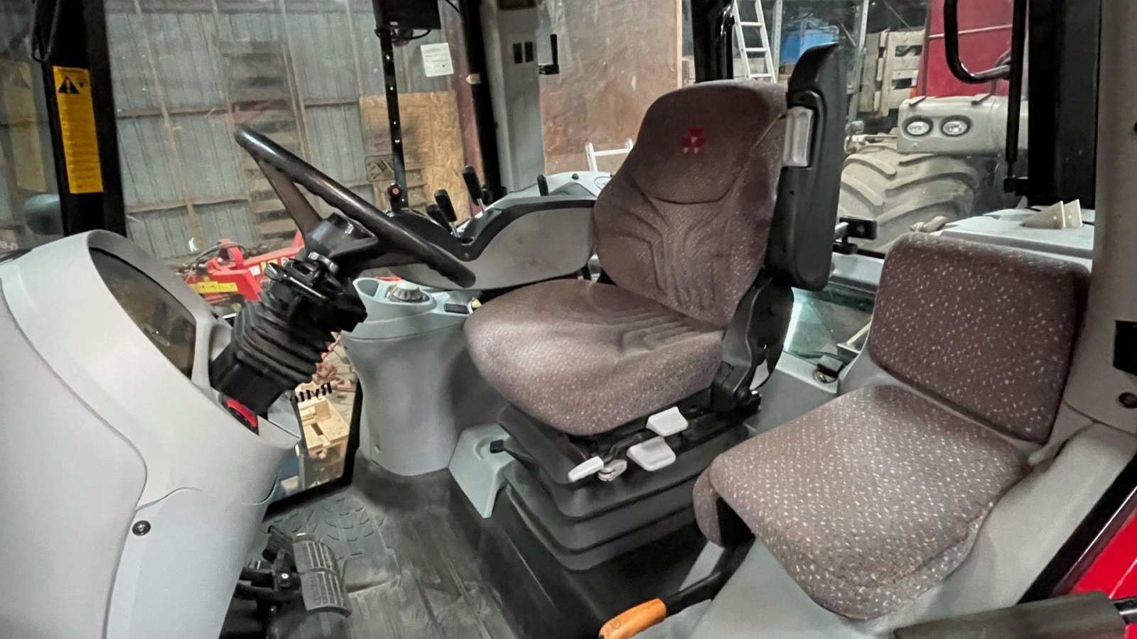 Traktor типа Massey Ferguson 6465 Dynashift med Frontlift, Gebrauchtmaschine в Hjørring (Фотография 6)