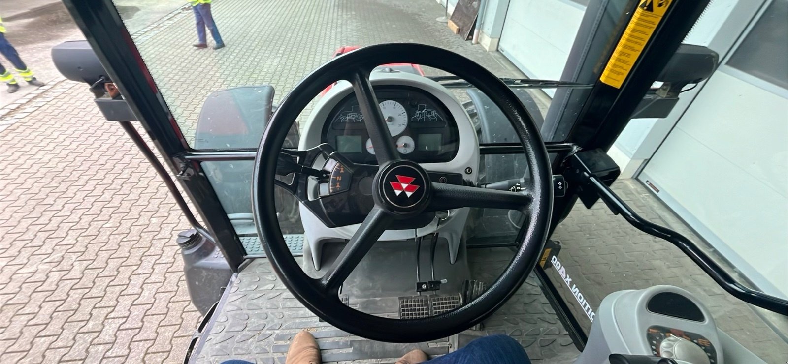 Traktor van het type Massey Ferguson 6465, Gebrauchtmaschine in Pfullendorf (Foto 19)