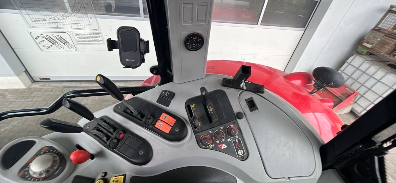 Traktor van het type Massey Ferguson 6465, Gebrauchtmaschine in Pfullendorf (Foto 22)