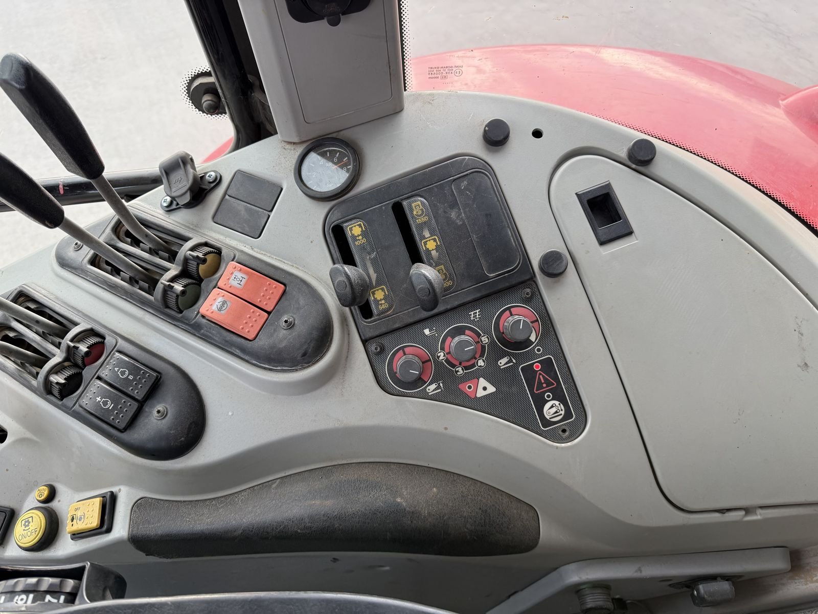 Traktor des Typs Massey Ferguson 6470-4, Gebrauchtmaschine in Hohenruppersdorf (Bild 8)