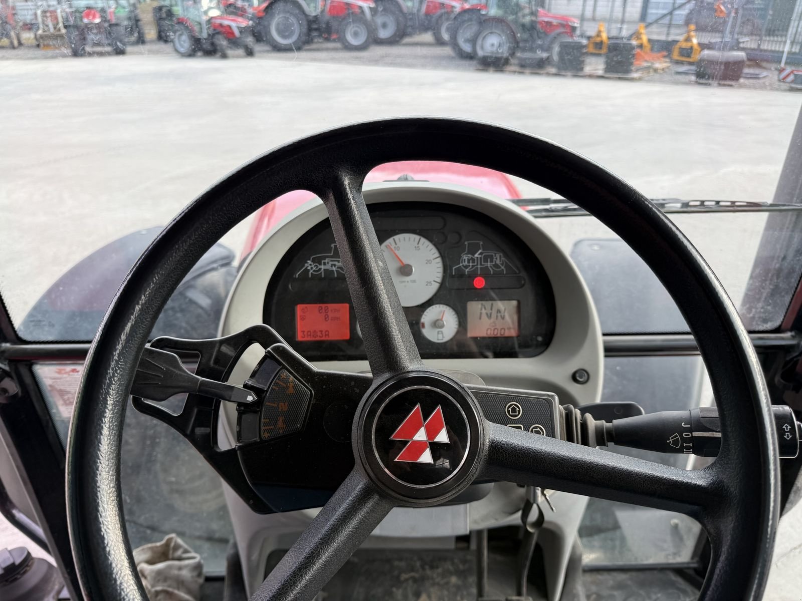 Traktor des Typs Massey Ferguson 6470-4, Gebrauchtmaschine in Hohenruppersdorf (Bild 11)