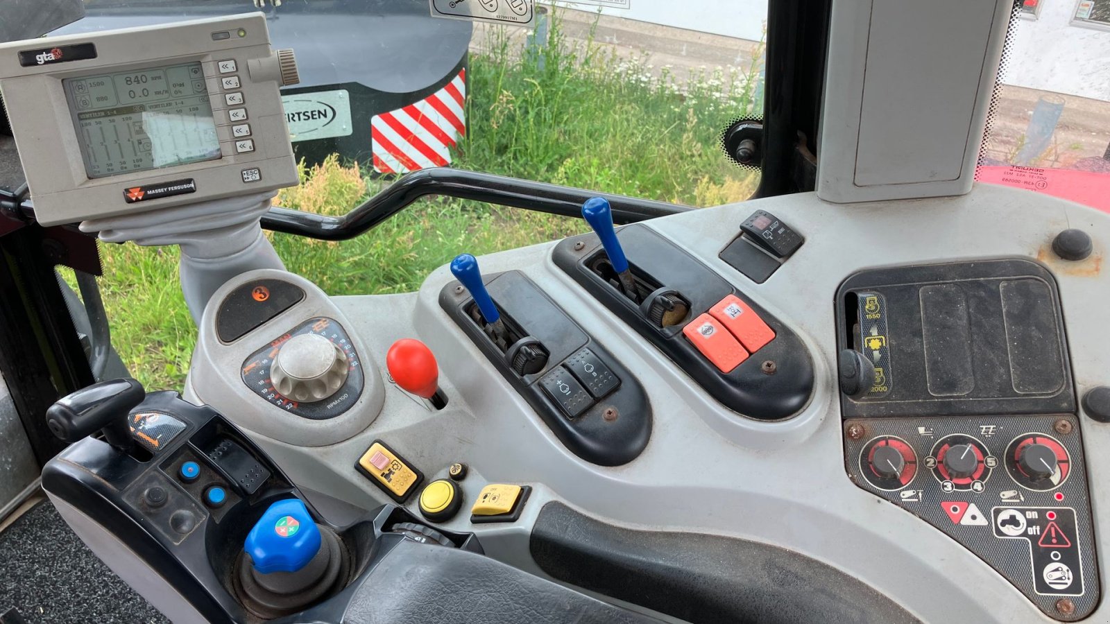 Traktor of the type Massey Ferguson 6470 Dyna 6, Gebrauchtmaschine in Roskilde (Picture 10)