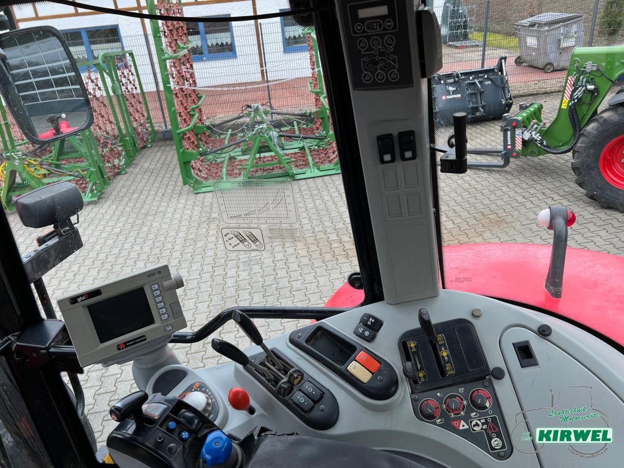 Traktor des Typs Massey Ferguson 6475 Dyna6, Gebrauchtmaschine in Blankenheim (Bild 10)