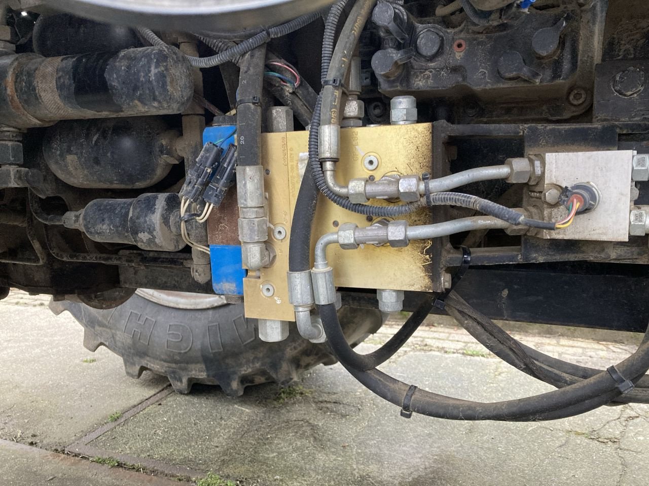 Traktor van het type Massey Ferguson 6475, Gebrauchtmaschine in Oude-Tonge (Foto 11)