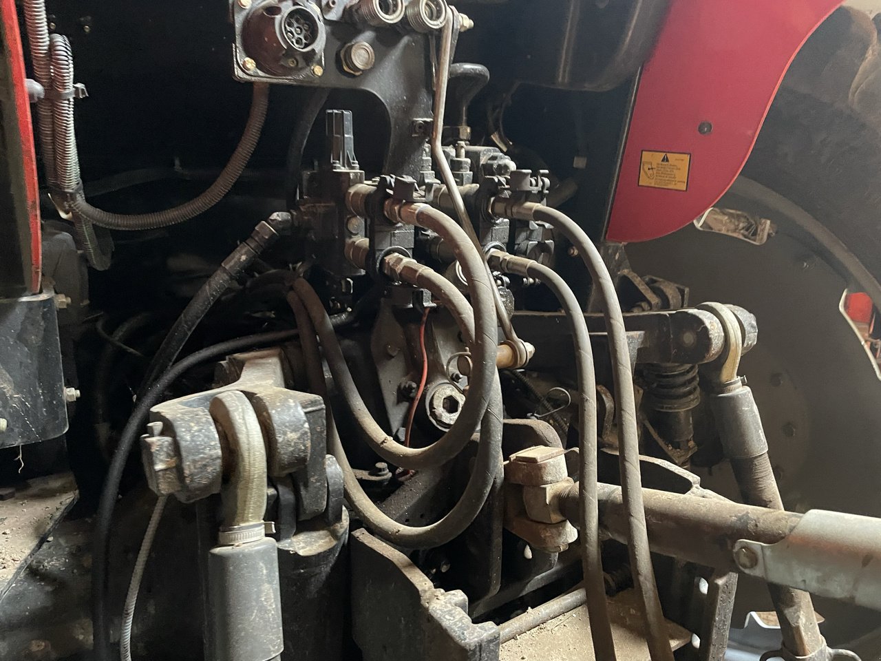 Traktor del tipo Massey Ferguson 6475, Gebrauchtmaschine en PONTIVY (Imagen 4)