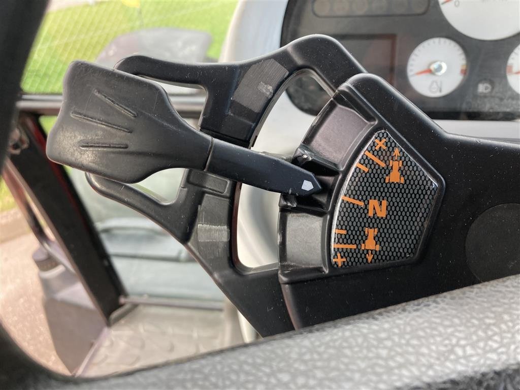 Traktor типа Massey Ferguson 6480 Dyna 4, Gebrauchtmaschine в Roskilde (Фотография 13)