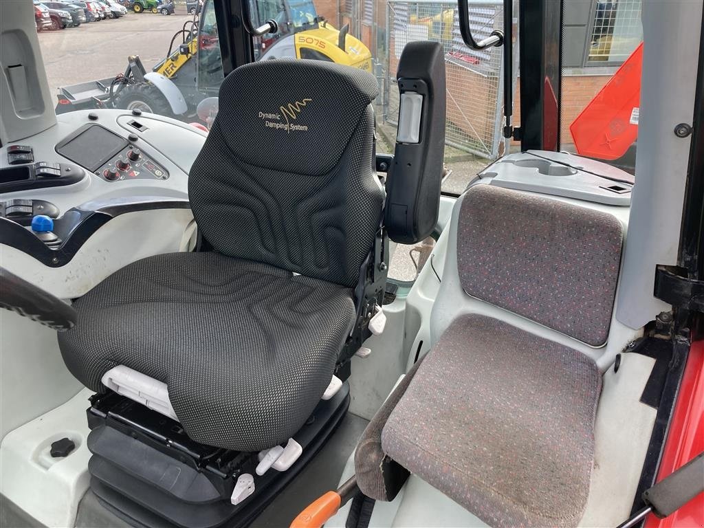 Traktor типа Massey Ferguson 6480 Dyna 4, Gebrauchtmaschine в Roskilde (Фотография 11)