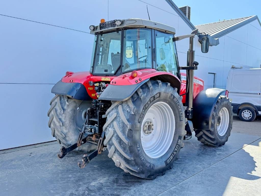 Traktor of the type Massey Ferguson 6480 Dyna 6 - Front PTO / Air System, Gebrauchtmaschine in Veldhoven (Picture 5)
