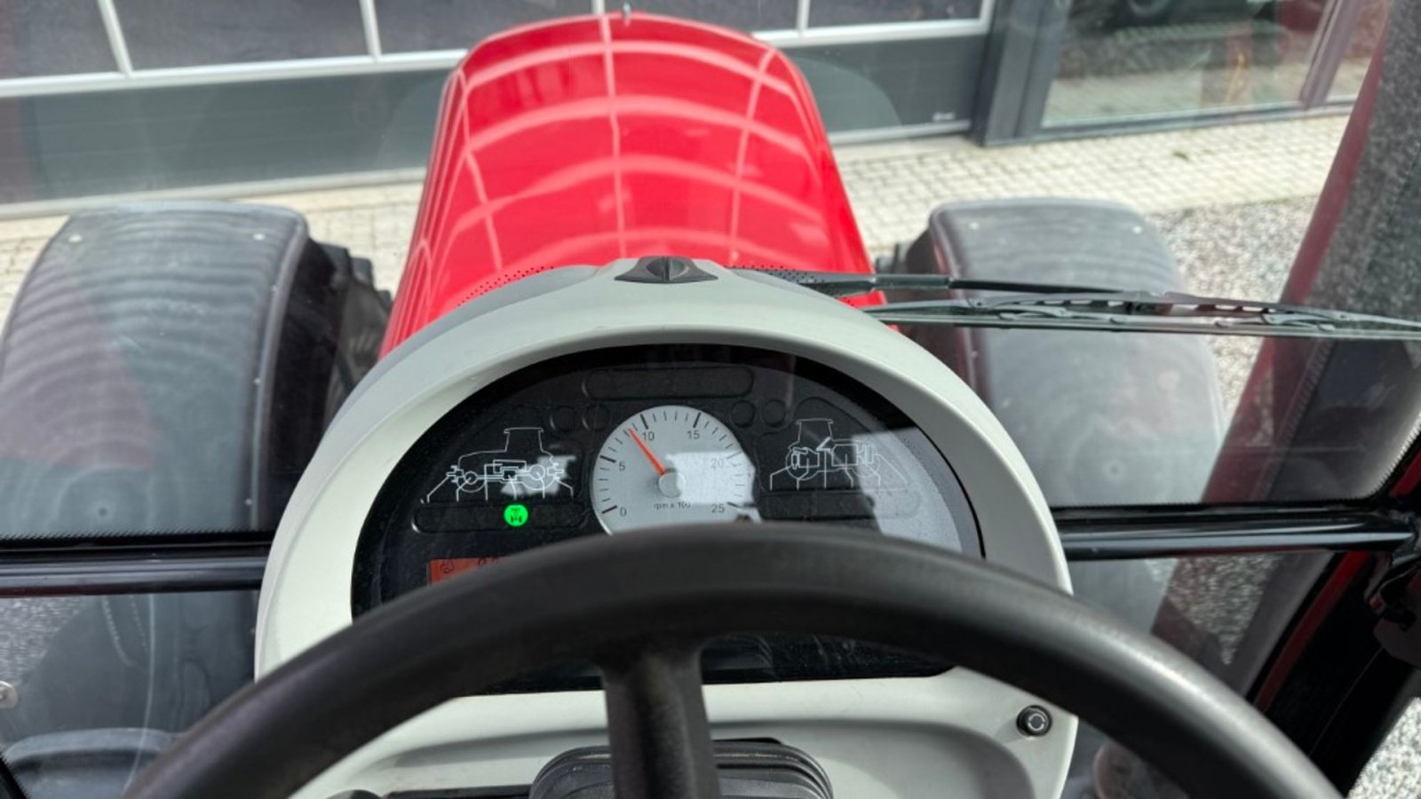 Traktor des Typs Massey Ferguson 6480 Dyna-6, Gebrauchtmaschine in Hadsten (Bild 17)