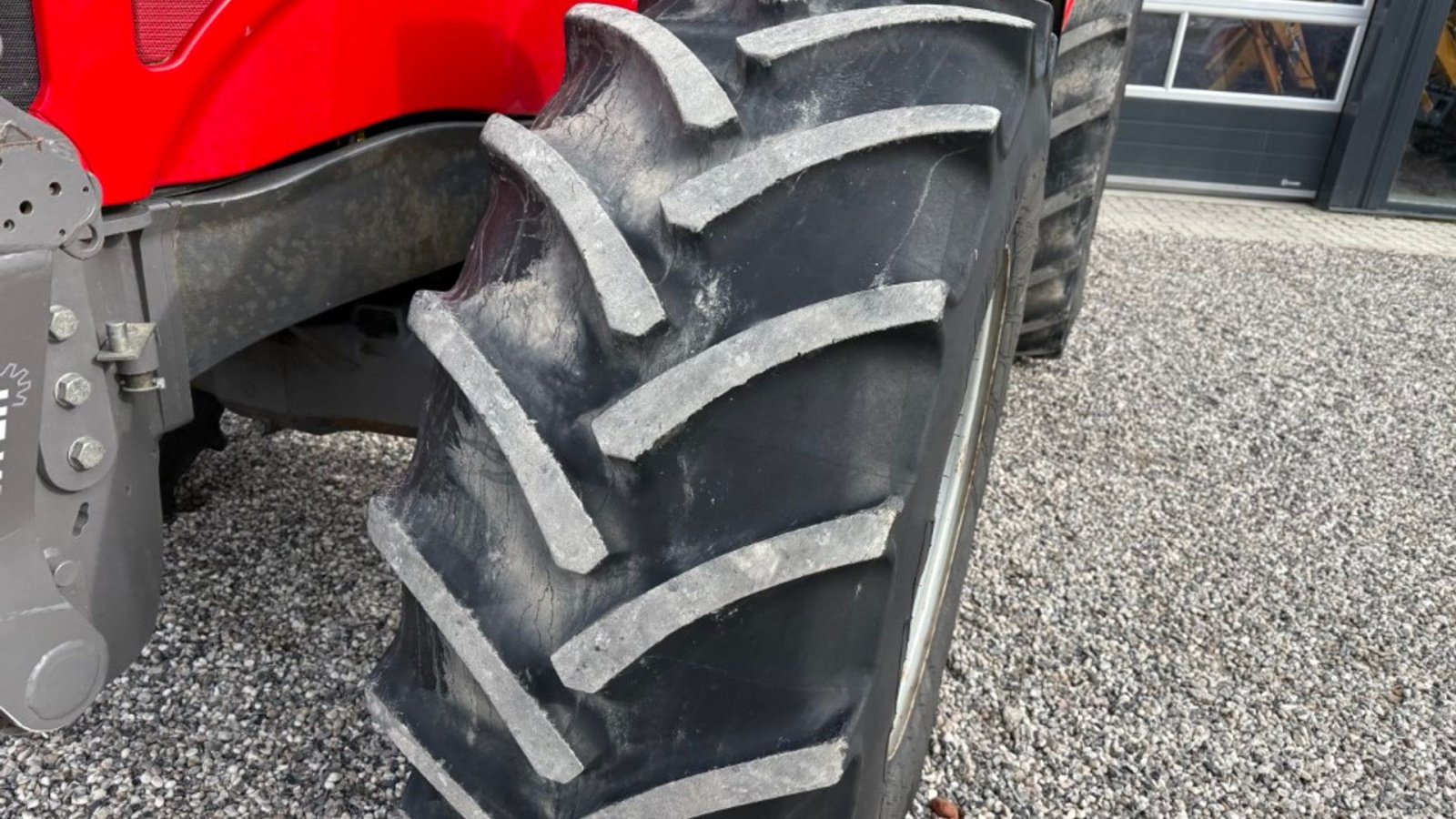 Traktor des Typs Massey Ferguson 6480 Dyna-6, Gebrauchtmaschine in Hadsten (Bild 2)