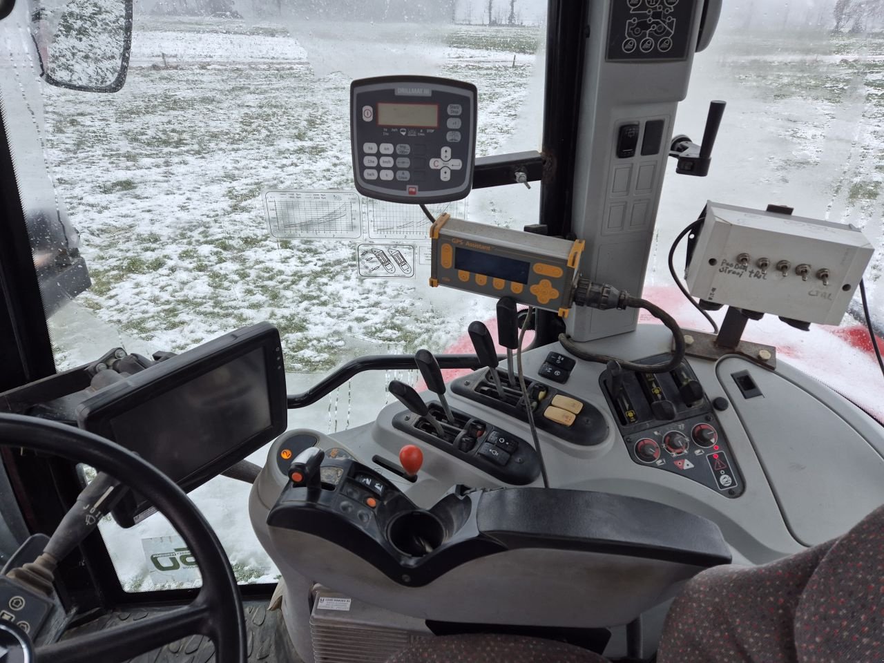 Traktor van het type Massey Ferguson 6480 Dyna 6, Gebrauchtmaschine in Fleringen (Foto 10)