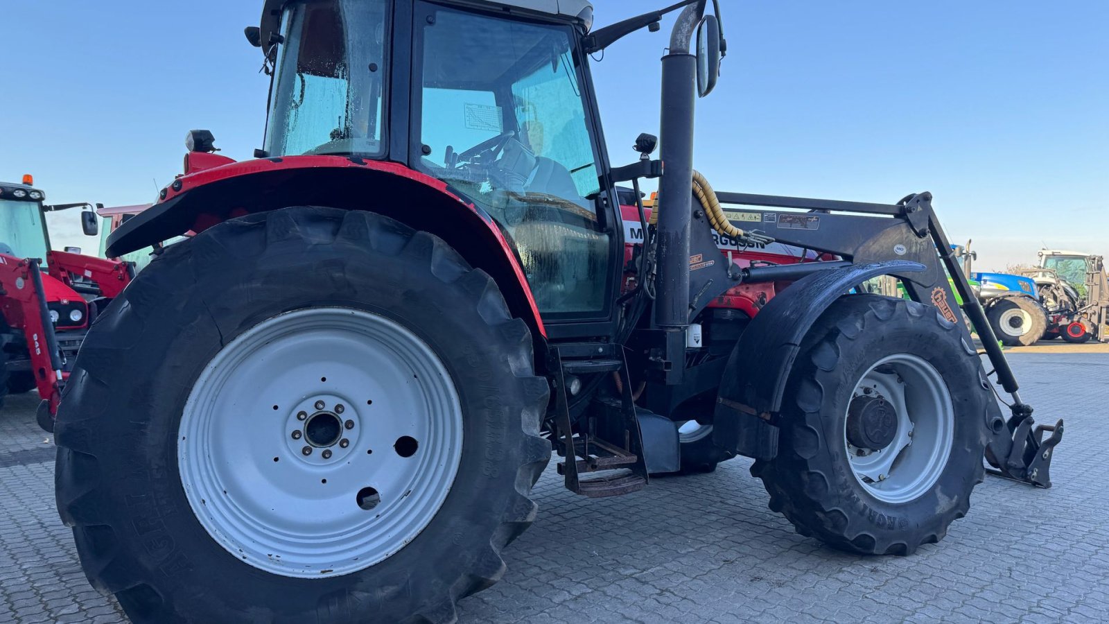 Traktor des Typs Massey Ferguson 6480 MED FULD AFFJEDRING!, Gebrauchtmaschine in Nørager (Bild 11)