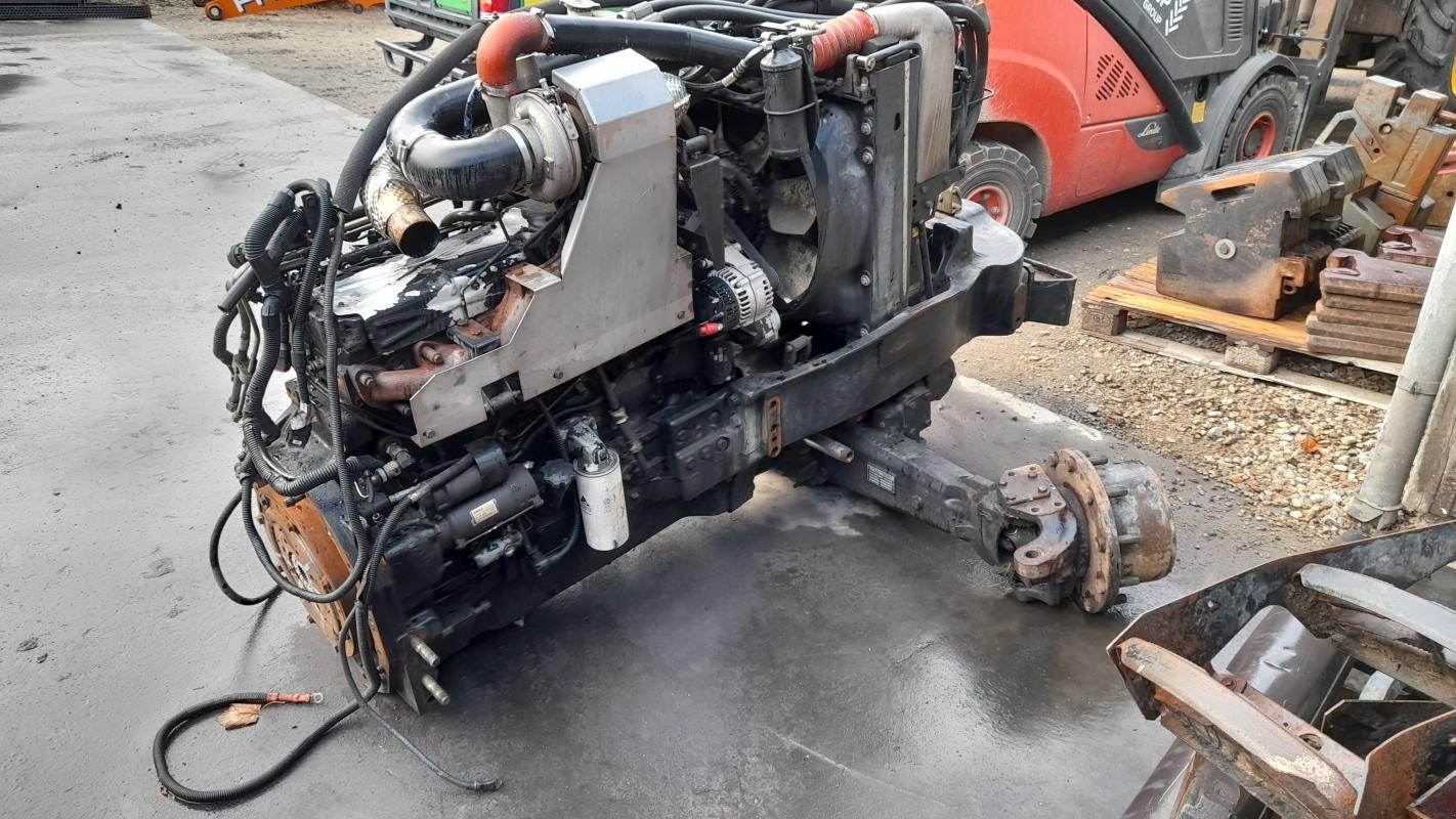 Traktor Türe ait Massey Ferguson 6480, Gebrauchtmaschine içinde Viborg (resim 3)