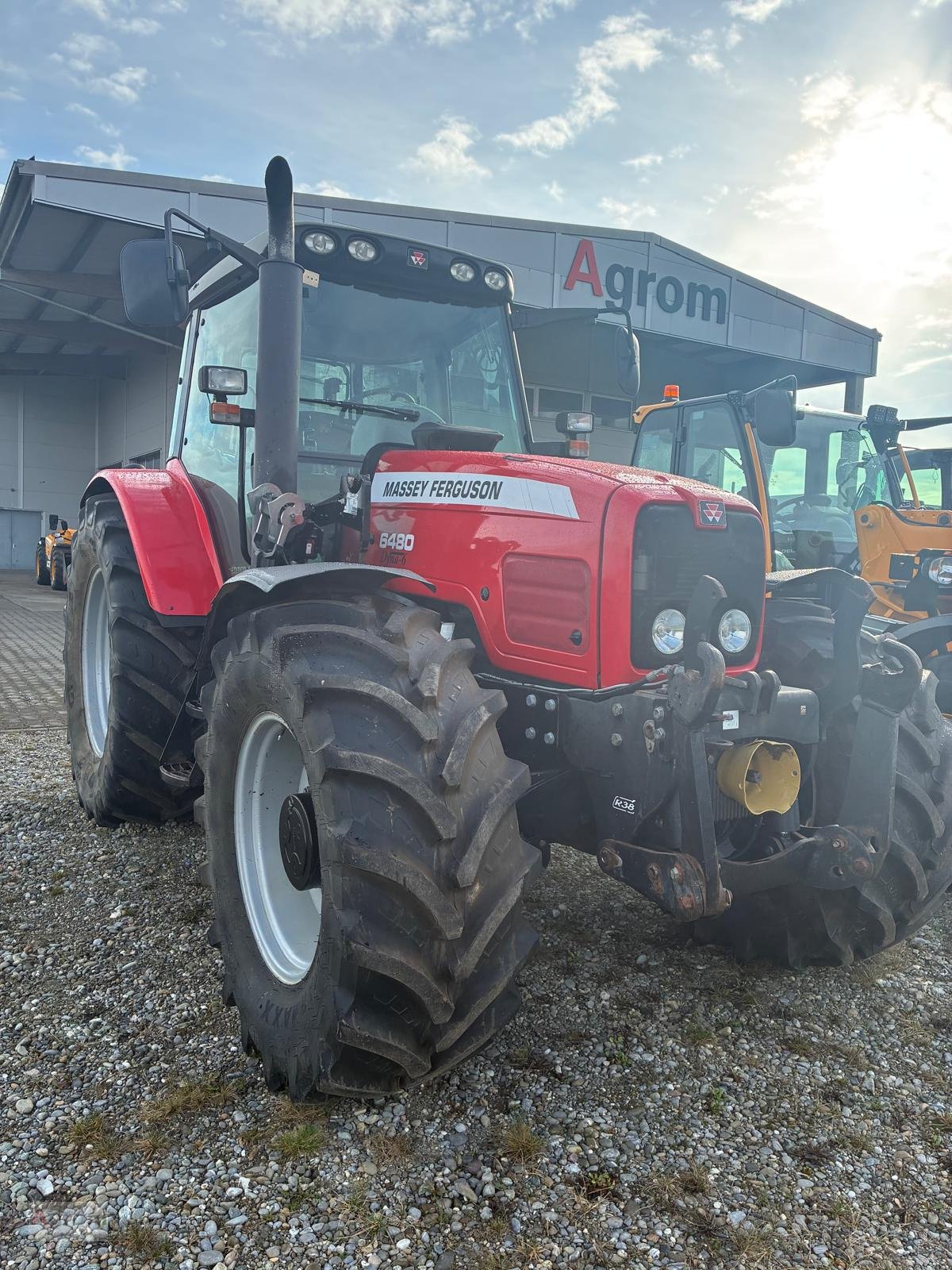 Traktor от тип Massey Ferguson 6480, Gebrauchtmaschine в Herbertingen (Снимка 2)