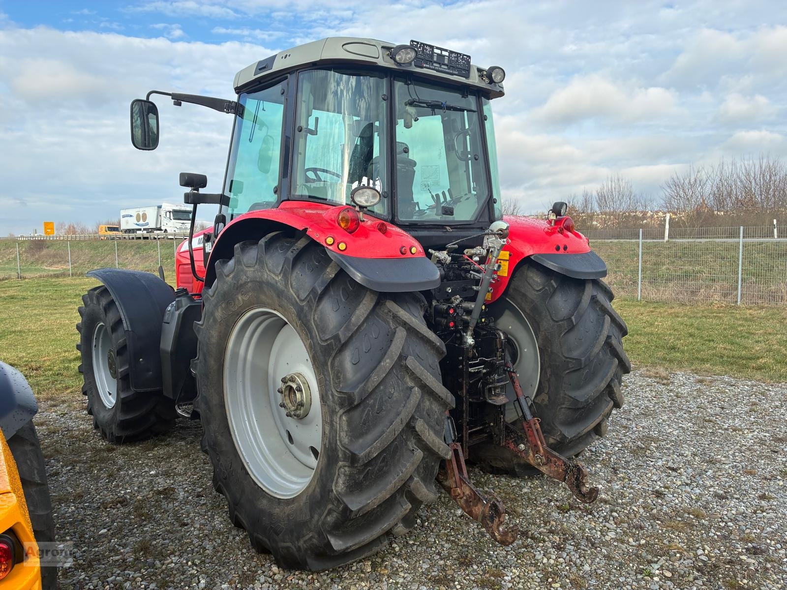 Traktor от тип Massey Ferguson 6480, Gebrauchtmaschine в Herbertingen (Снимка 5)