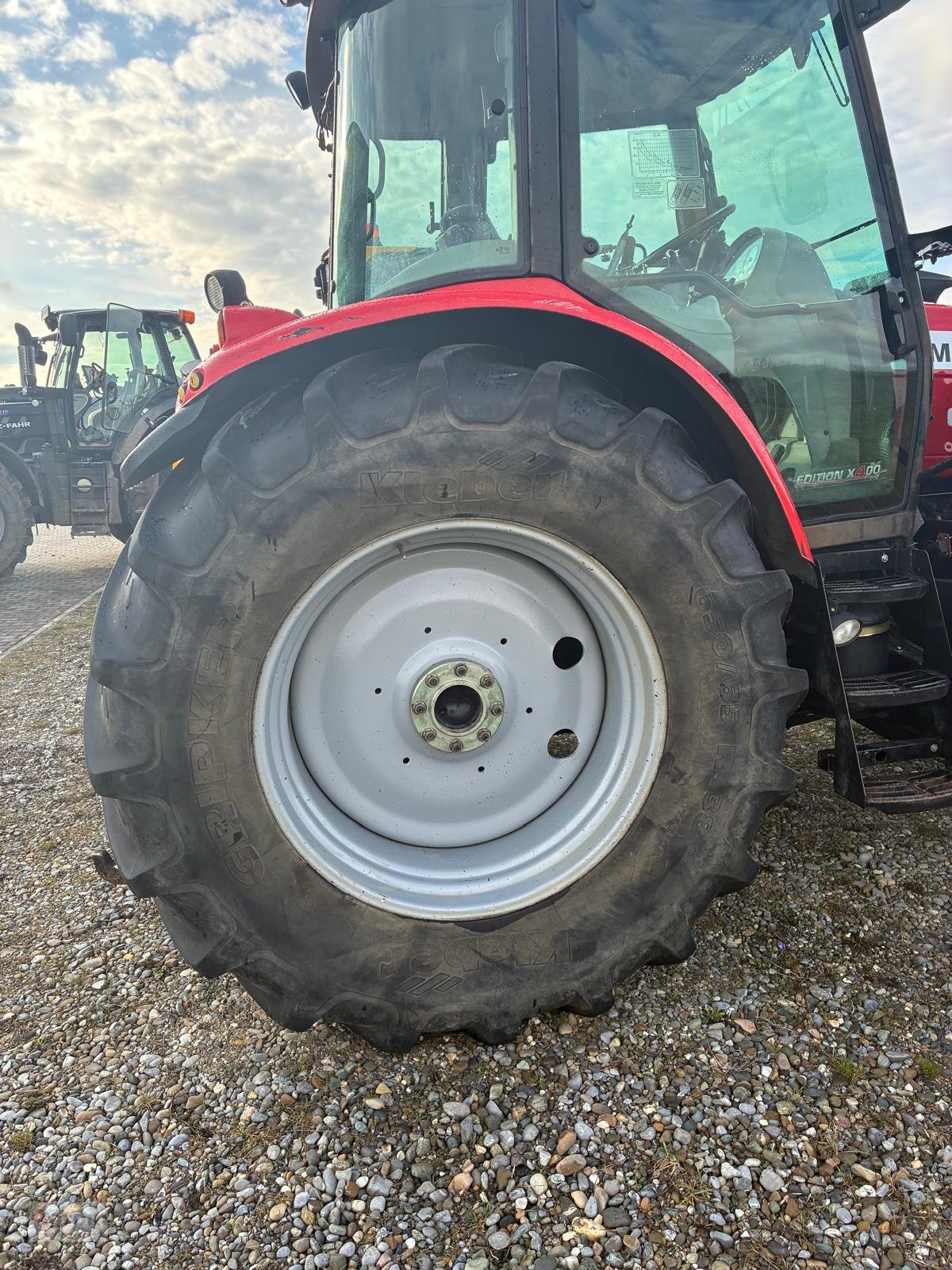 Traktor от тип Massey Ferguson 6480, Gebrauchtmaschine в Herbertingen (Снимка 14)