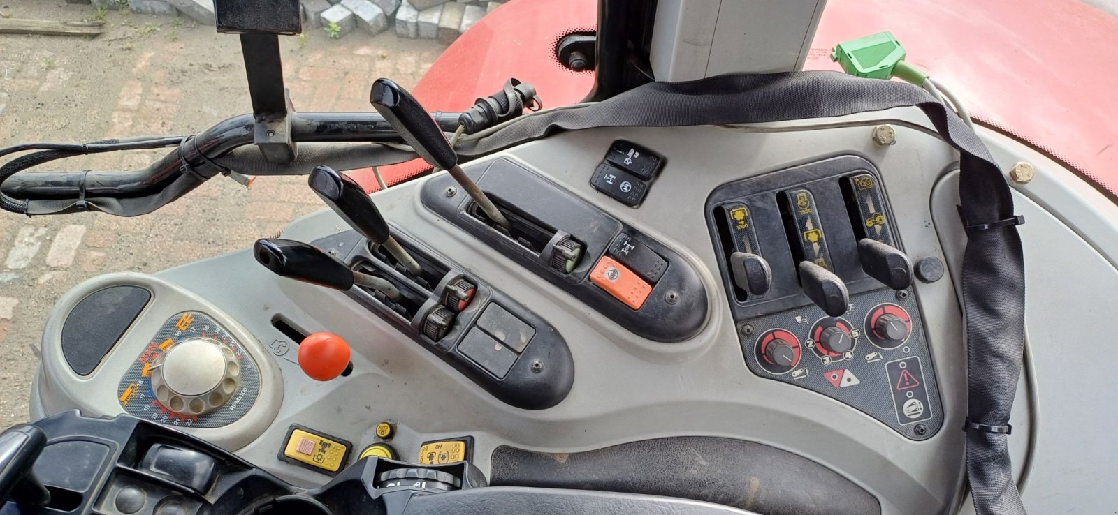 Traktor типа Massey Ferguson 6480, Gebrauchtmaschine в poortvliet (Фотография 11)