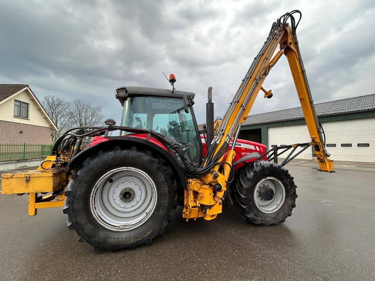 Traktor van het type Massey Ferguson 6480, Gebrauchtmaschine in Voorhout (Foto 3)