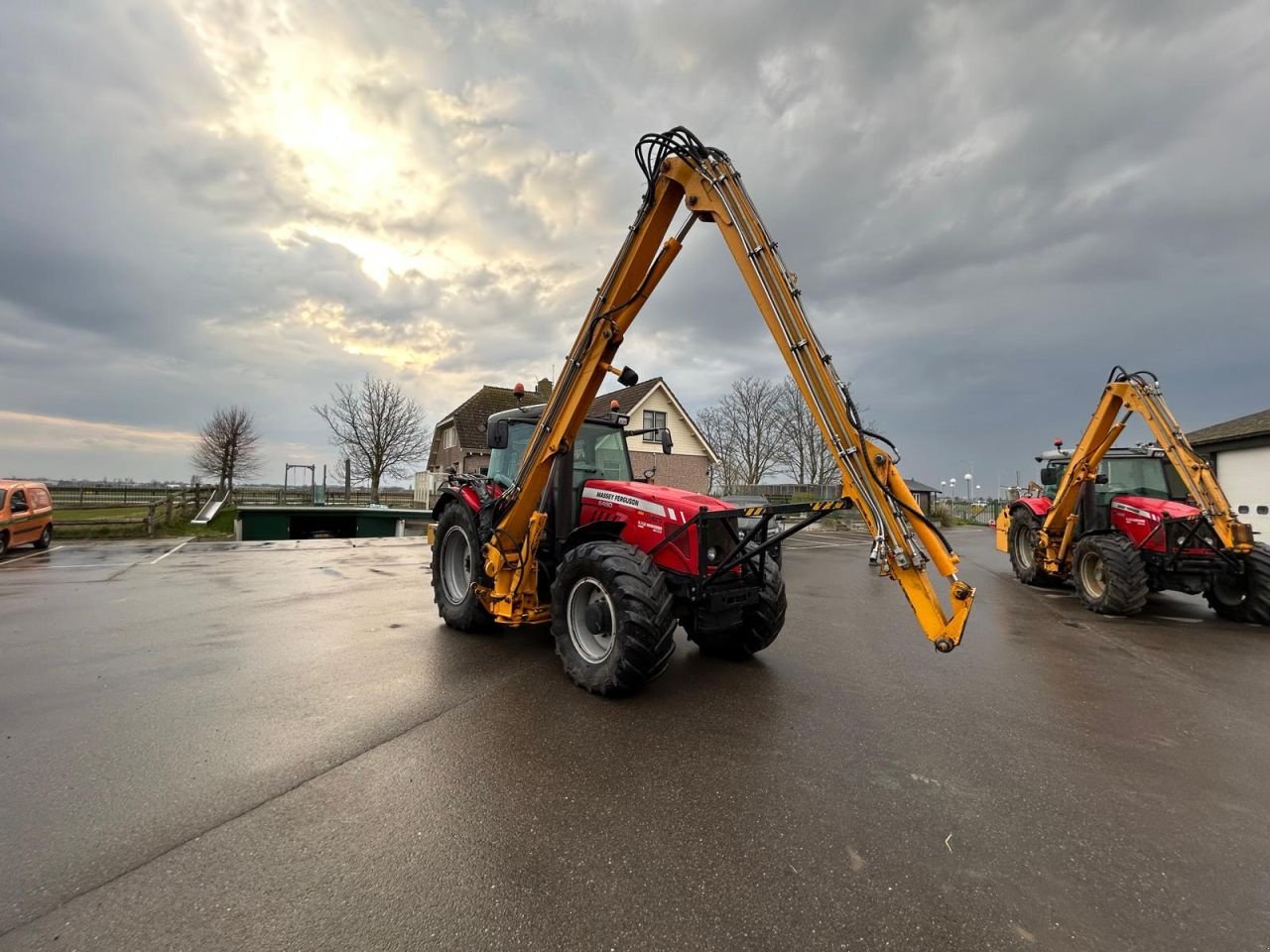Traktor van het type Massey Ferguson 6480, Gebrauchtmaschine in Voorhout (Foto 1)
