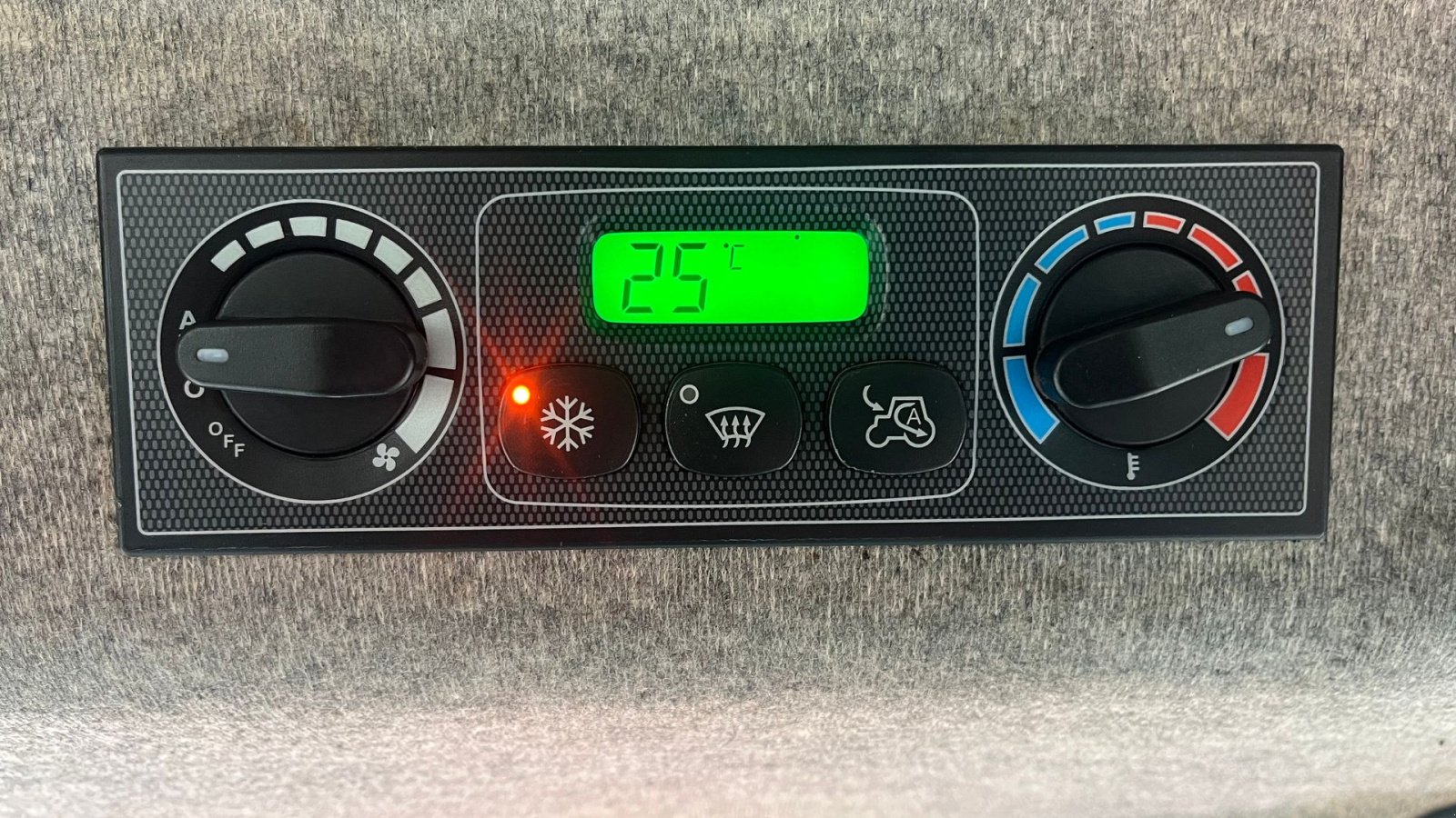 Traktor Türe ait Massey Ferguson 6490 Dyna 6 med frontlift, Gebrauchtmaschine içinde Lintrup (resim 9)