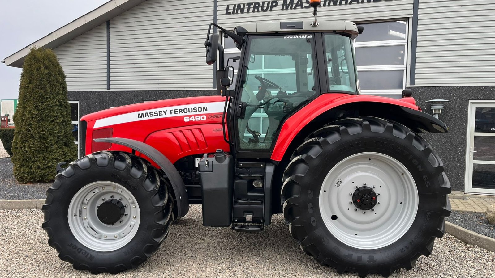 Traktor des Typs Massey Ferguson 6490 Dyna 6 med frontlift, Gebrauchtmaschine in Lintrup (Bild 13)