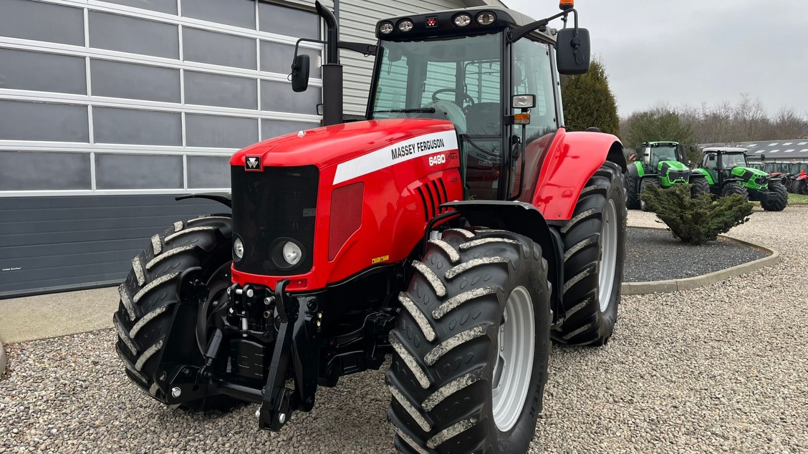 Traktor des Typs Massey Ferguson 6490 Dyna 6 med frontlift, Gebrauchtmaschine in Lintrup (Bild 11)