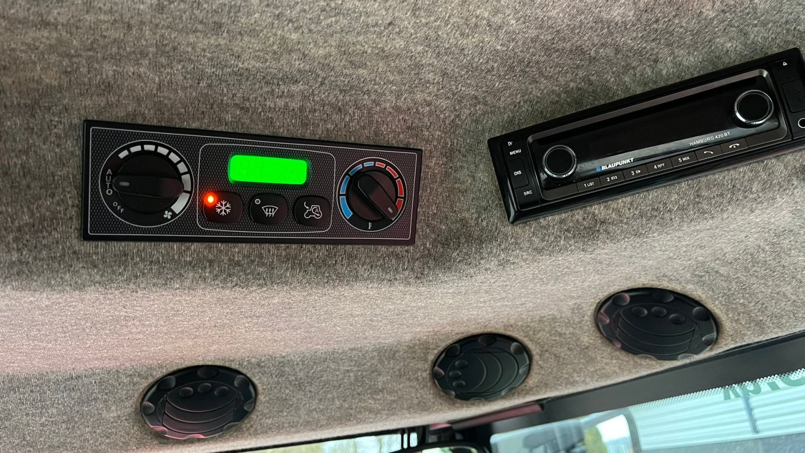 Traktor des Typs Massey Ferguson 6490 Dyna 6 med frontlift, Gebrauchtmaschine in Lintrup (Bild 9)