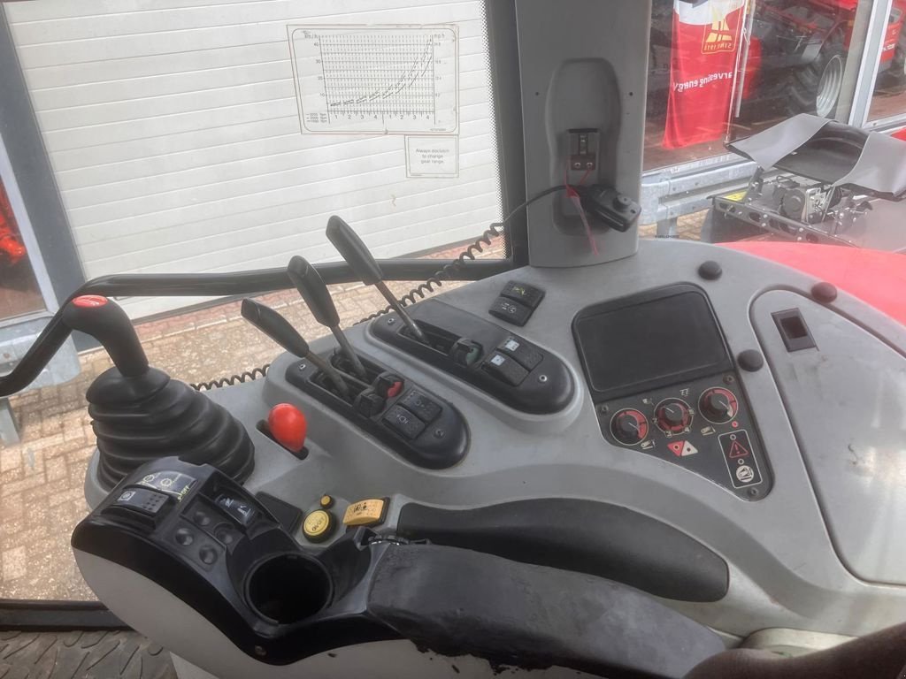 Traktor des Typs Massey Ferguson 6490 DYNASHIFT, Gebrauchtmaschine in MARIENHEEM (Bild 7)