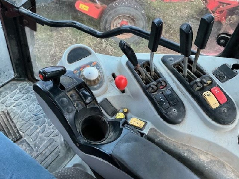 Traktor du type Massey Ferguson 6490, Gebrauchtmaschine en les hayons (Photo 7)