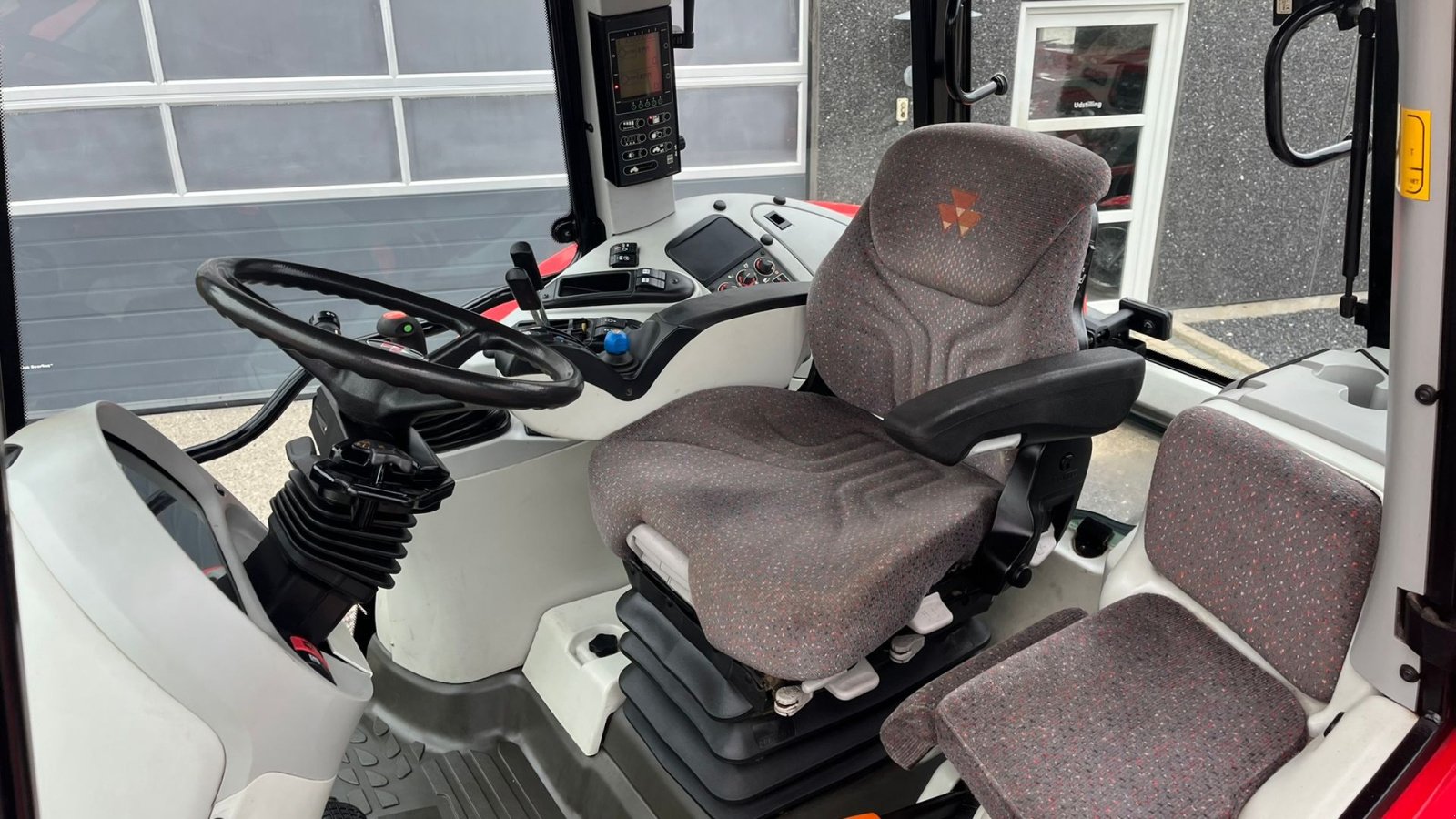 Traktor of the type Massey Ferguson 6499 Dynaschift, Gebrauchtmaschine in Lintrup (Picture 5)