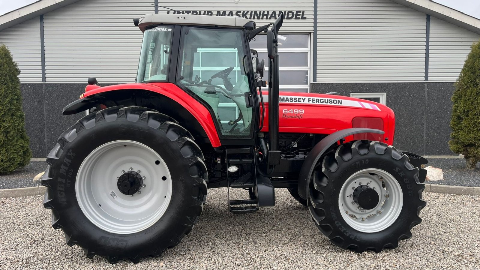 Traktor of the type Massey Ferguson 6499 Dynaschift, Gebrauchtmaschine in Lintrup (Picture 8)