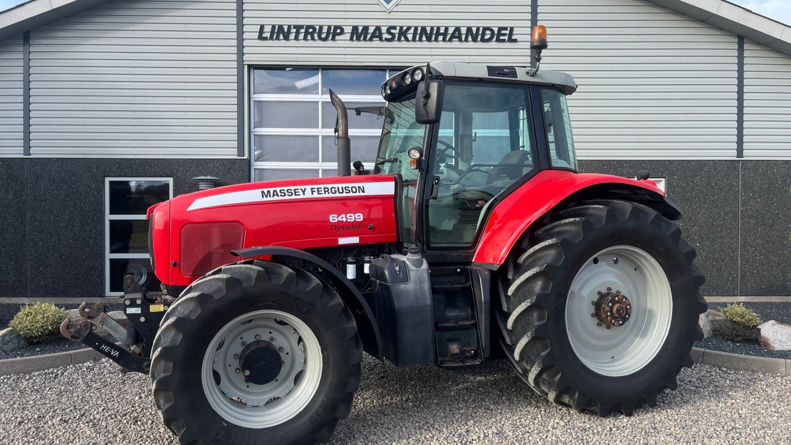 Traktor of the type Massey Ferguson 6499 Dynashift med frontlift og frontpto, Gebrauchtmaschine in Lintrup (Picture 1)