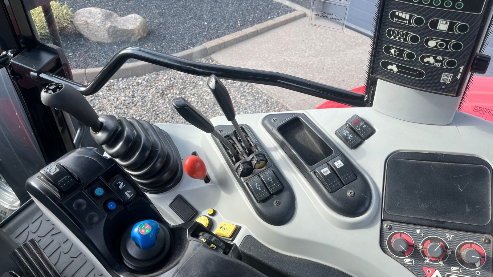 Traktor of the type Massey Ferguson 6499 Dynashift med frontlift og frontpto, Gebrauchtmaschine in Lintrup (Picture 8)