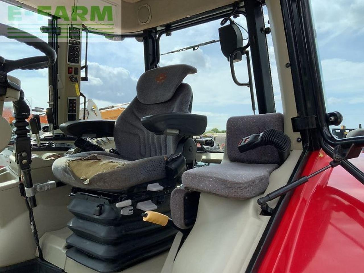 Traktor of the type Massey Ferguson 6613 dyna 4 (st23798), Gebrauchtmaschine in SHAFTESBURY (Picture 18)