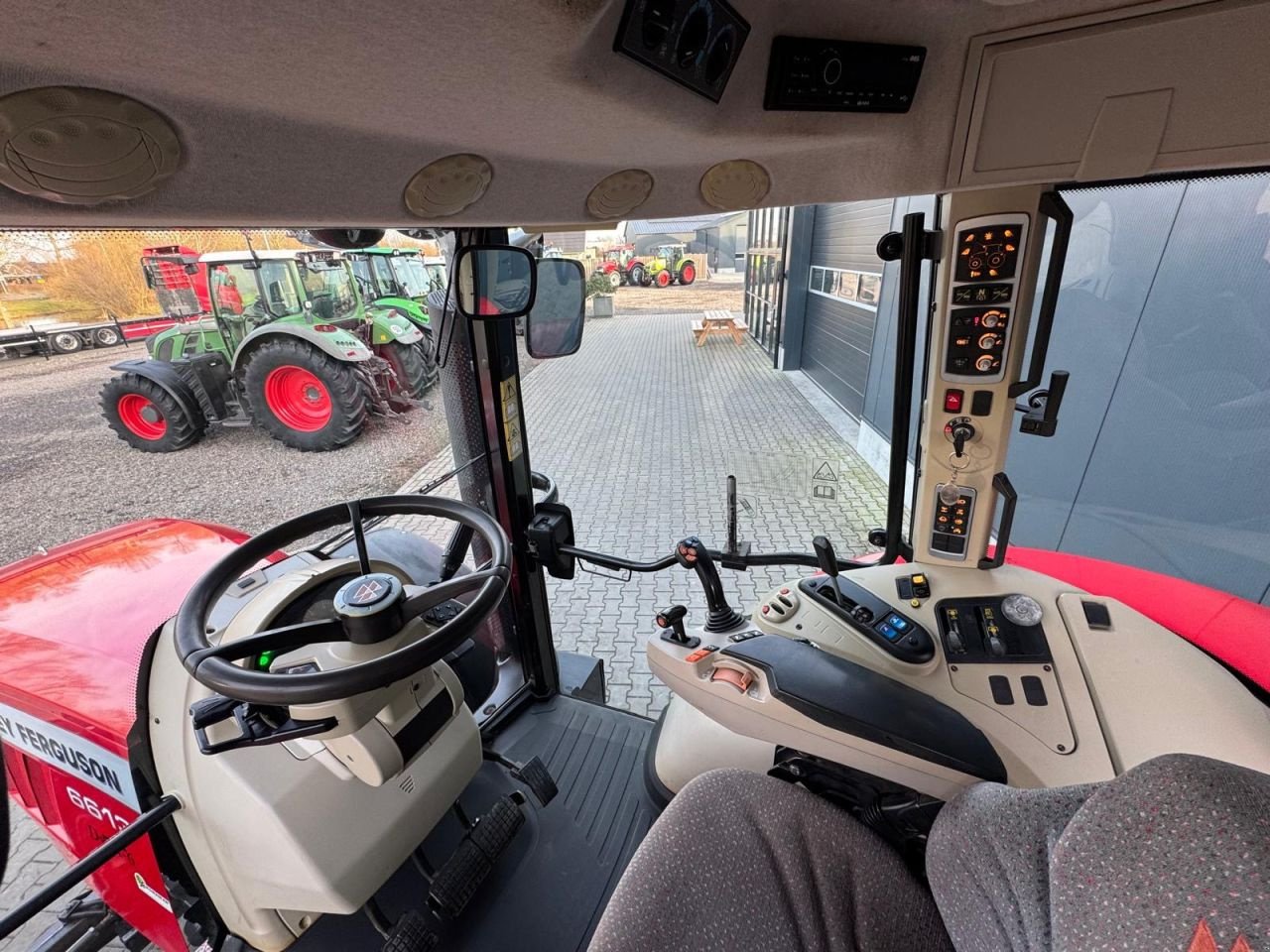 Traktor от тип Massey Ferguson 6613 Dyna6, Gebrauchtmaschine в Daarle (Снимка 10)