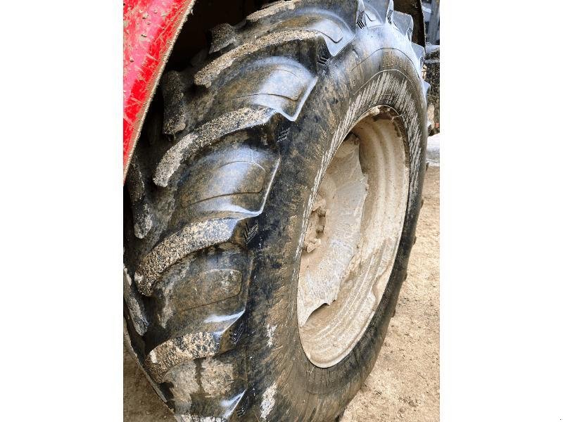 Traktor of the type Massey Ferguson 6613, Gebrauchtmaschine in SAINT-GERMAIN DU PUY (Picture 5)