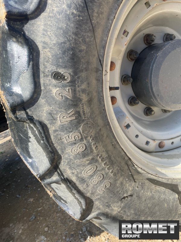 Traktor des Typs Massey Ferguson 6615 DV EF, Gebrauchtmaschine in Gennes sur glaize (Bild 4)