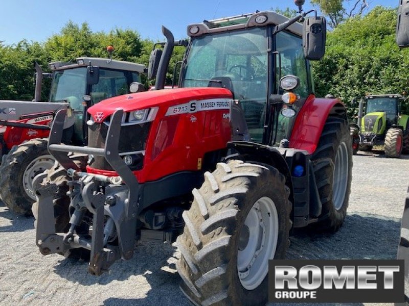 Traktor des Typs Massey Ferguson 6713 S D6 EF DX, Gebrauchtmaschine in Gennes sur glaize (Bild 1)