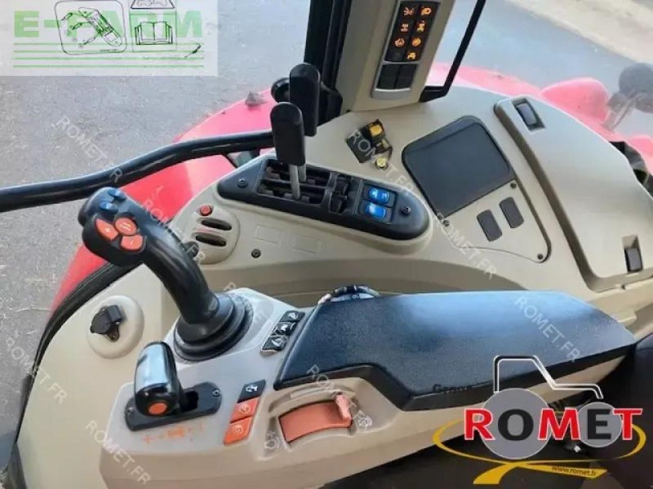 Traktor of the type Massey Ferguson 6713 s d6 ef, Gebrauchtmaschine in GENNES-SUR-GLAIZE (Picture 5)