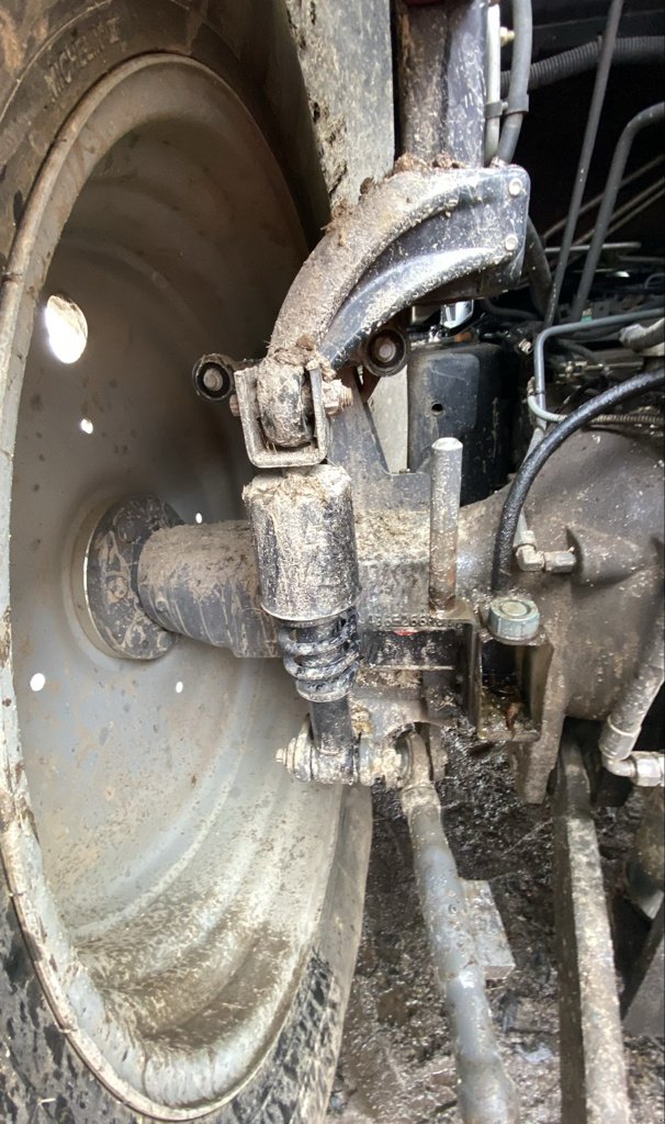 Traktor del tipo Massey Ferguson 6713S DYNA-6 EFFICIENT, Gebrauchtmaschine en Millau (Imagen 8)