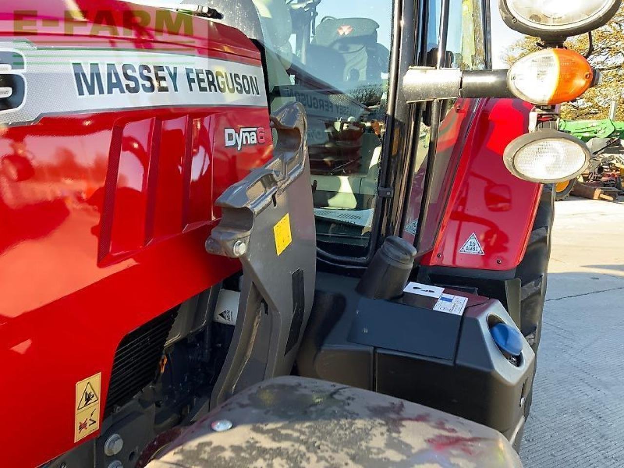 Traktor of the type Massey Ferguson 6714s dyna 6 tractor (st25200), Gebrauchtmaschine in SHAFTESBURY (Picture 12)