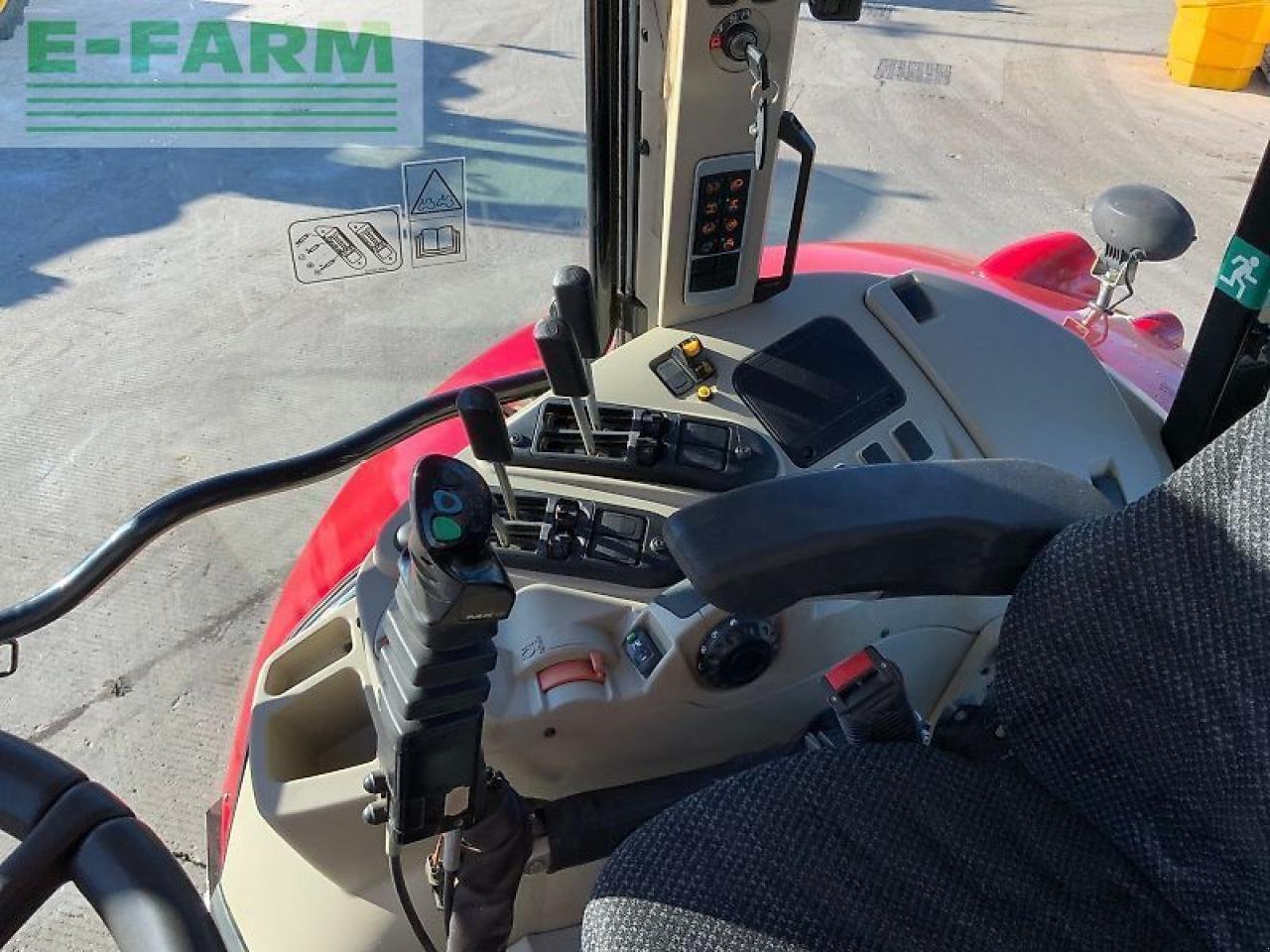 Traktor of the type Massey Ferguson 6714s dyna 6 tractor (st25200), Gebrauchtmaschine in SHAFTESBURY (Picture 17)