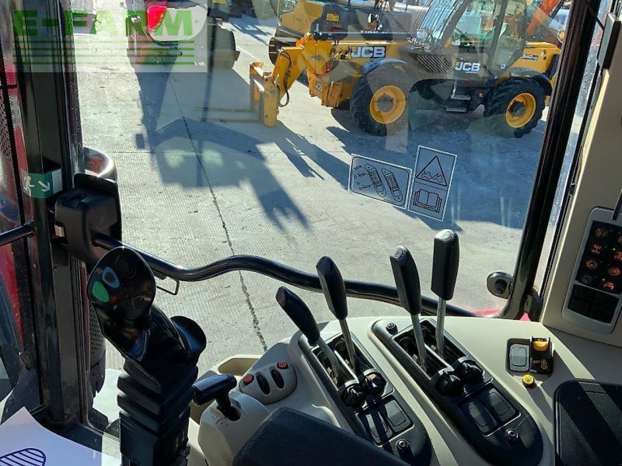Traktor of the type Massey Ferguson 6714s dyna 6 tractor (st25200), Gebrauchtmaschine in SHAFTESBURY (Picture 18)