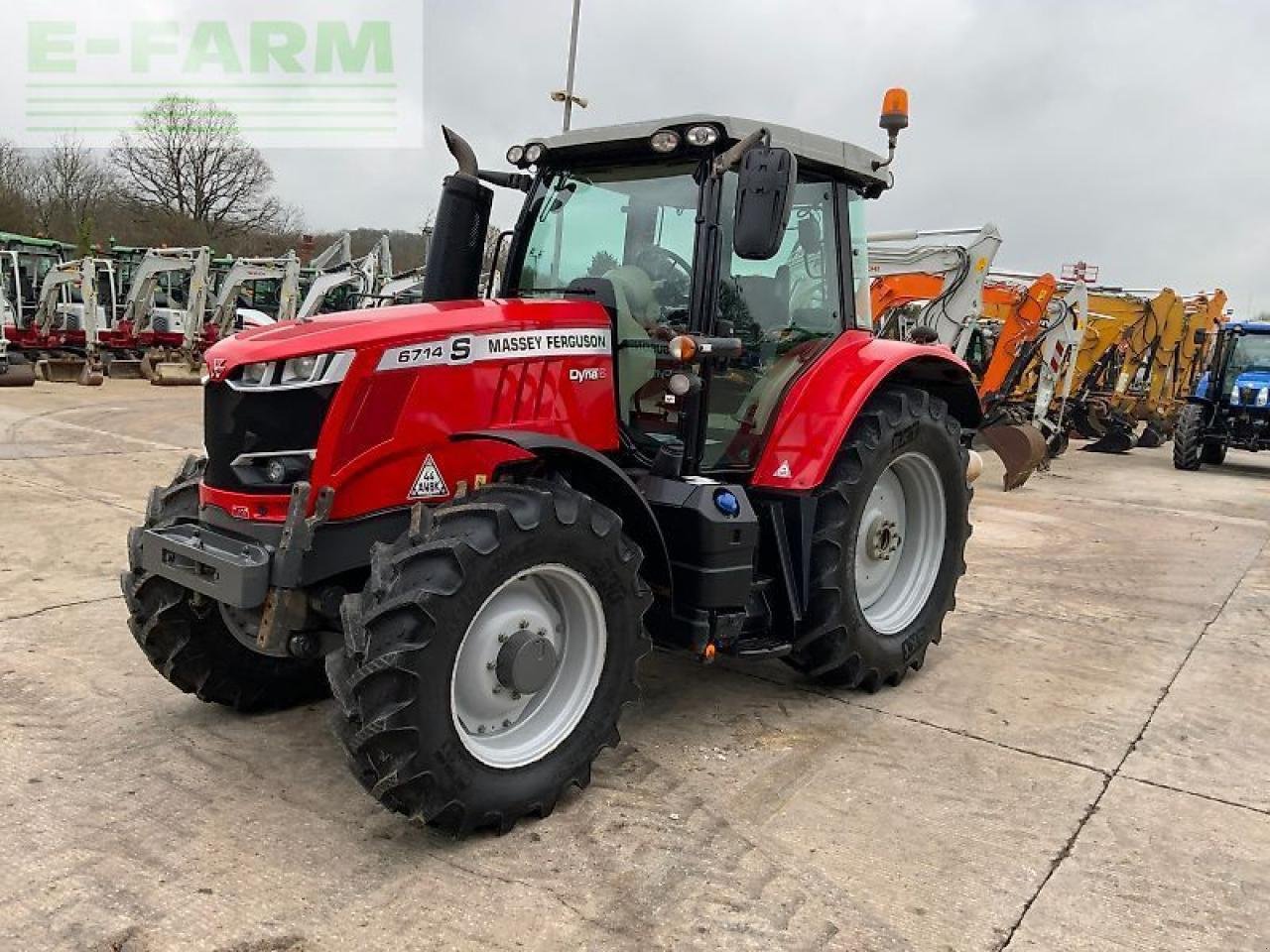 Traktor of the type Massey Ferguson 6714s dyna6 tractor (st25429), Gebrauchtmaschine in SHAFTESBURY (Picture 4)